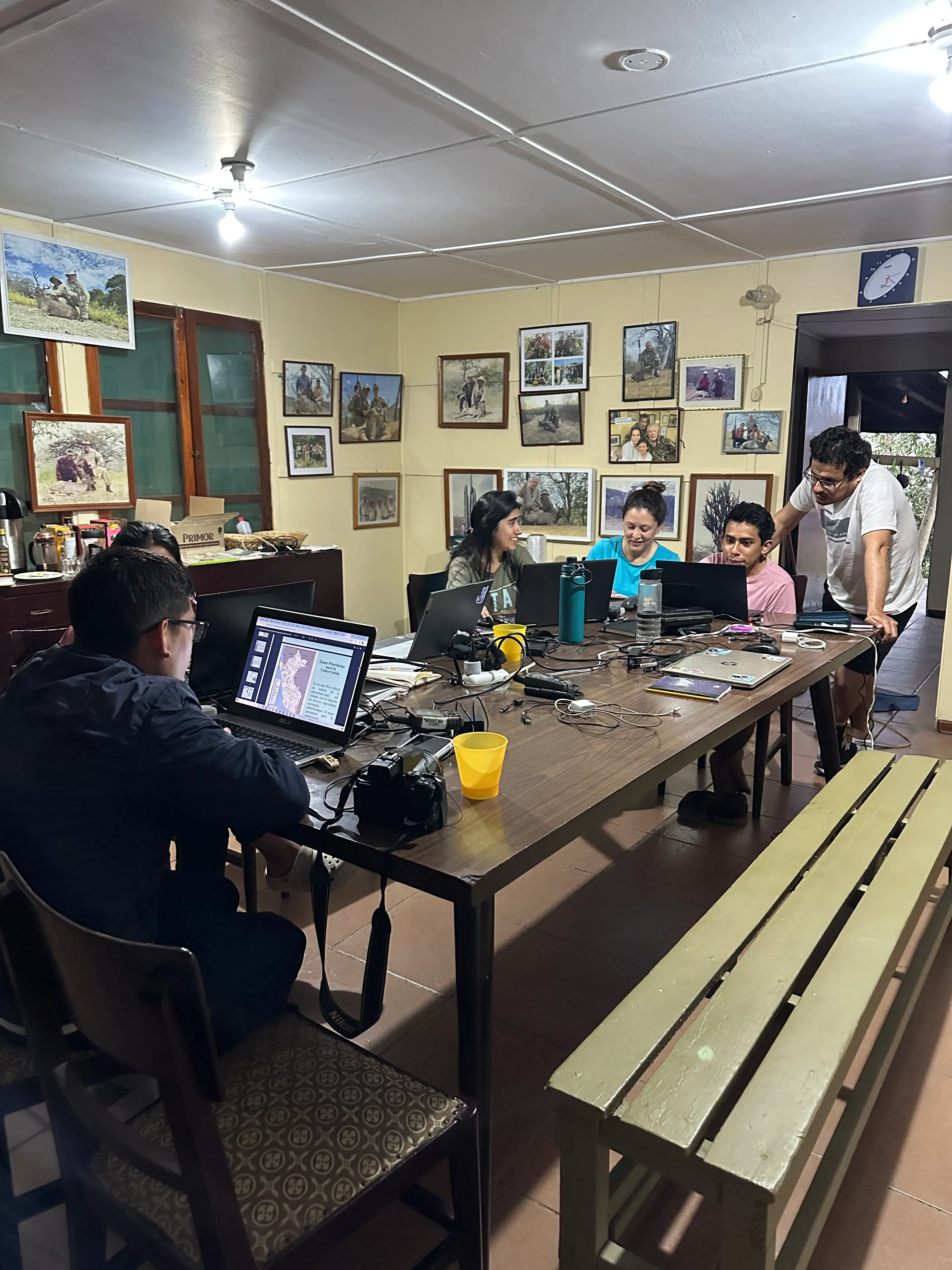 Equipo de trabajo en reunión